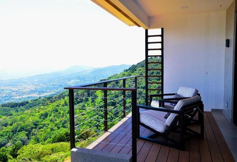 جناح جونيور, Colinas Altavista