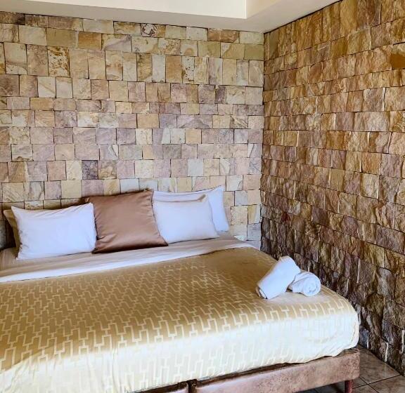 غرفة قياسية رباعية, Colinas Altavista