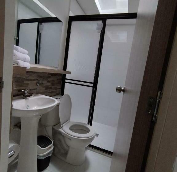 اتاق استاندارد یک نفره, Adel