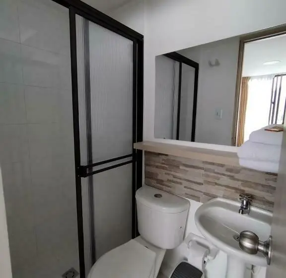 اتاق استاندارد, Adel