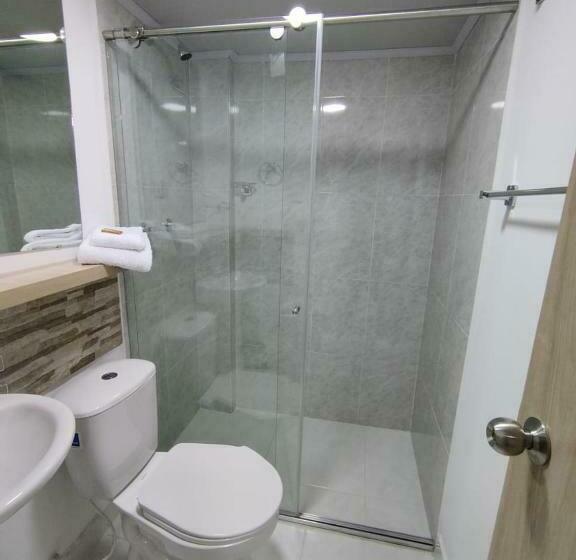 اتاق استاندارد, Adel