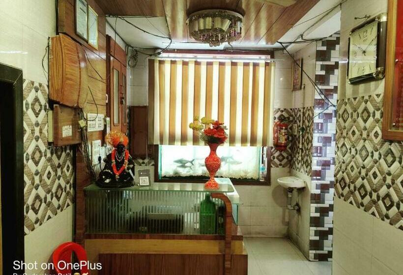 トリプルクラシックルーム, Pop Hotel Sudarshan