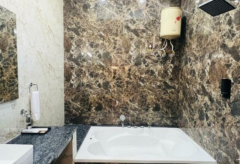 جناح إدارى, Merriment The Three Heavens Resort