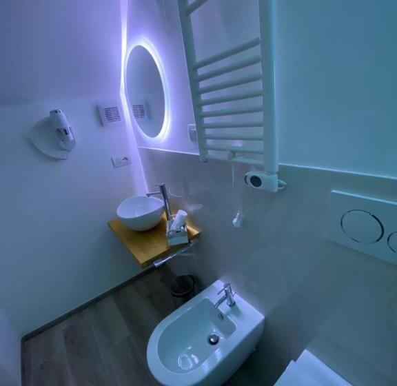 اتاق استاندارد, Visavi  Luxury Room