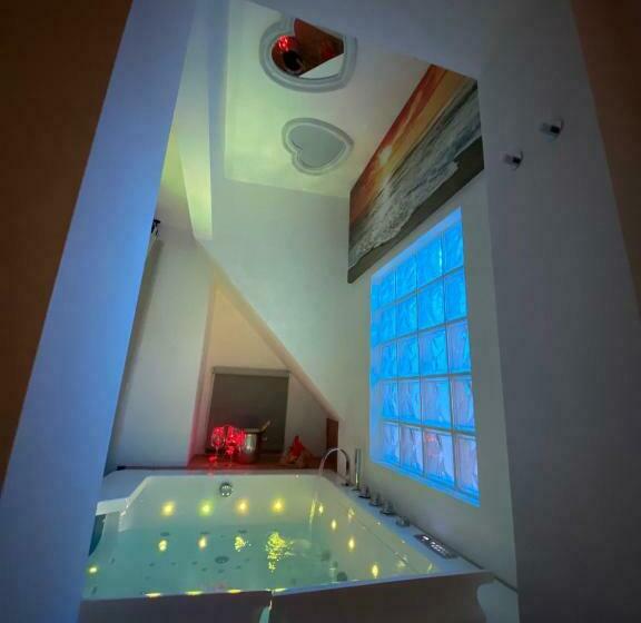 اتاق استاندارد با وان آب گرم, Visavi  Luxury Room