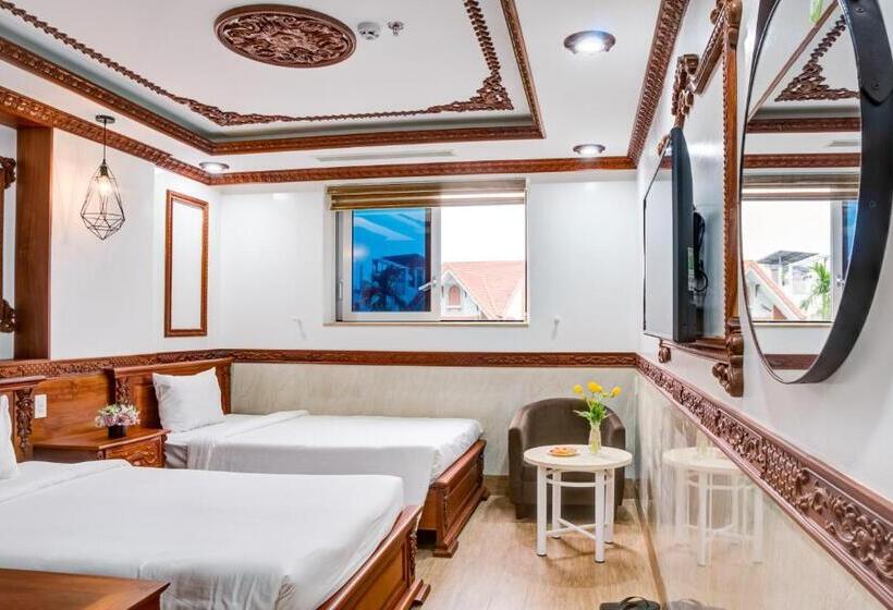 اتاق استاندارد با چشمانداز شهر, Phan Van 2