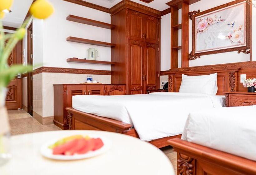 اتاق استاندارد با چشمانداز شهر, Phan Van 2