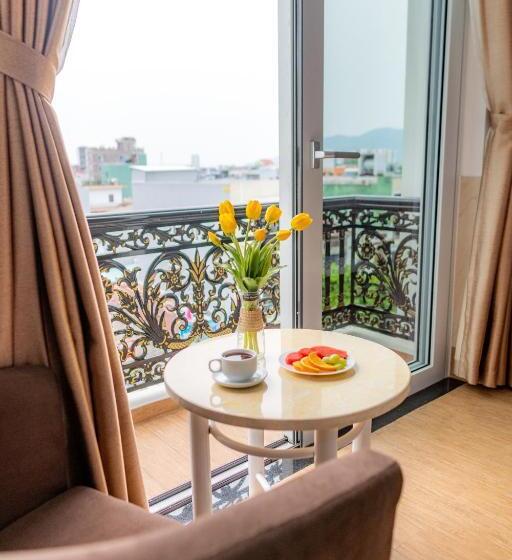 اتاق سوپریور, Phan Van 2