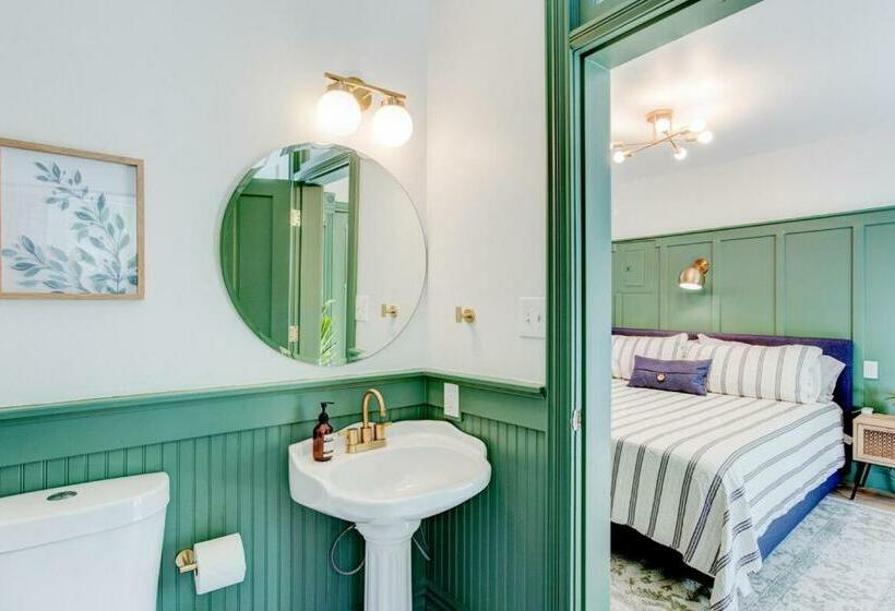 Студио Стандарт Кровать Кинг, Suite 9 Historic Art City Inn