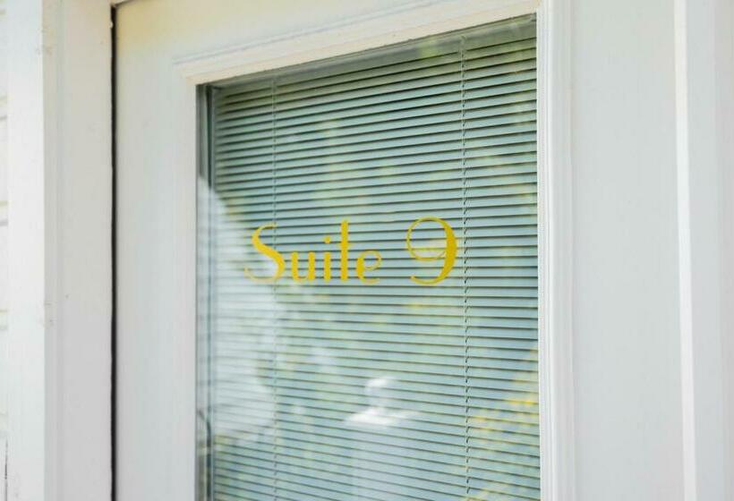 إستوديو قياسى سرير كينج, Suite 9 Historic Art City Inn