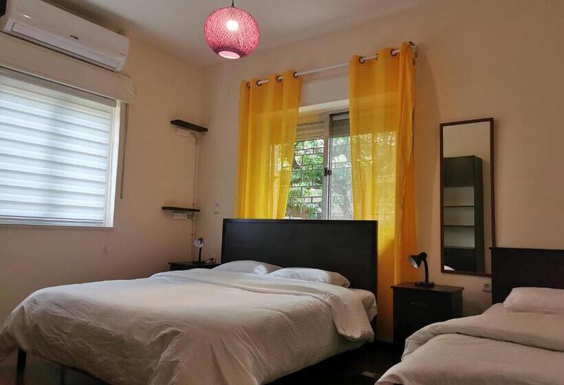 اتاق لوکس, Ramallah Hostel