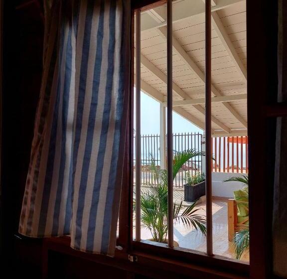 标准间, Sunset Bay B&b