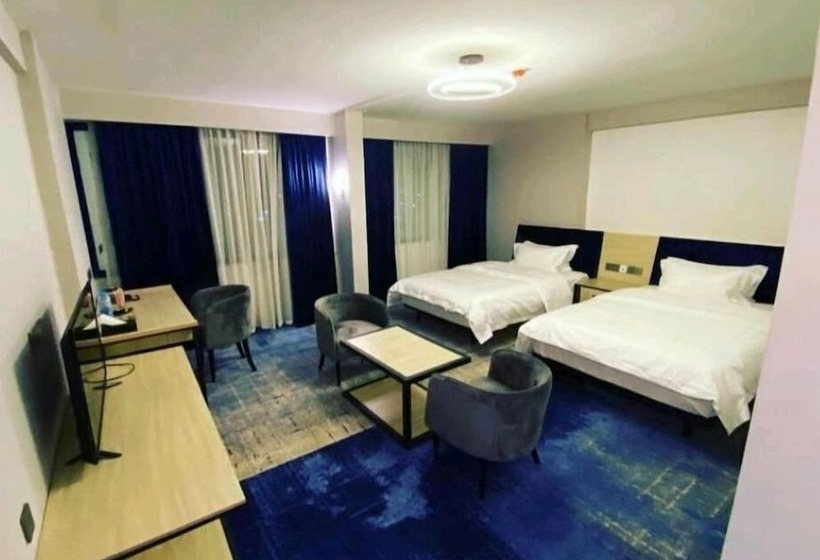 اتاق لوکس, Andijon International