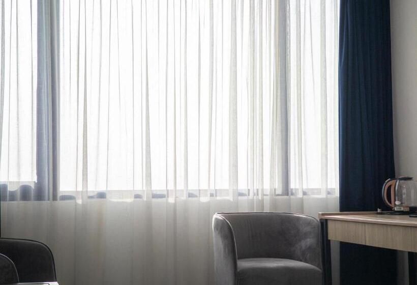 اتاق لوکس یک تخته, Andijon International