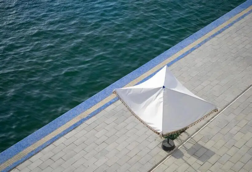 اتاق لوکس, Andijon International