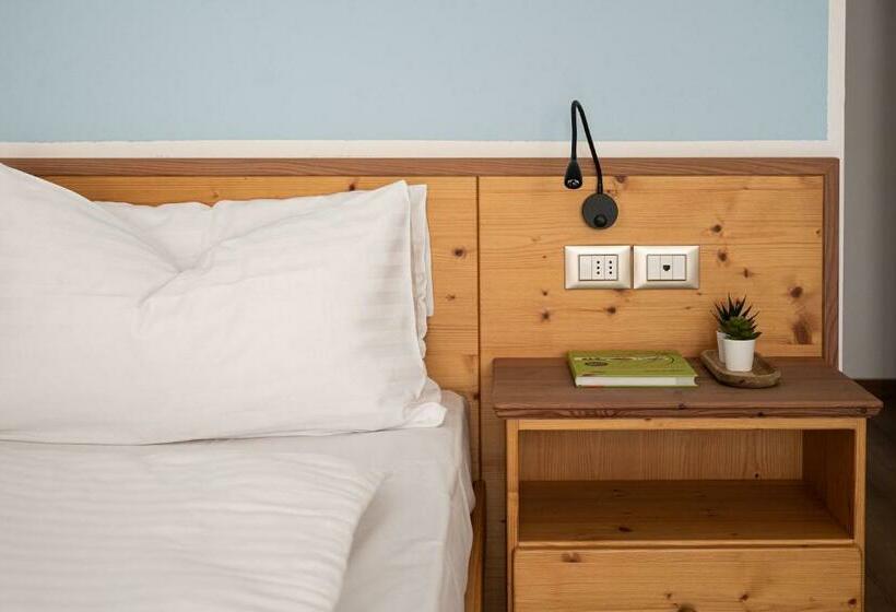 חדר סטנדרט מותאם לאדם עם מוגבלויות, Grünwald