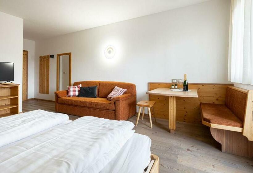 חדר משפחתי, Grünwald