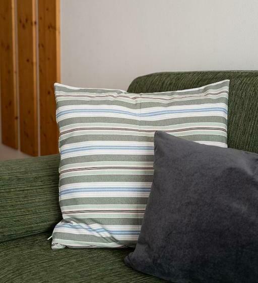 חדר משפחתי, Grünwald