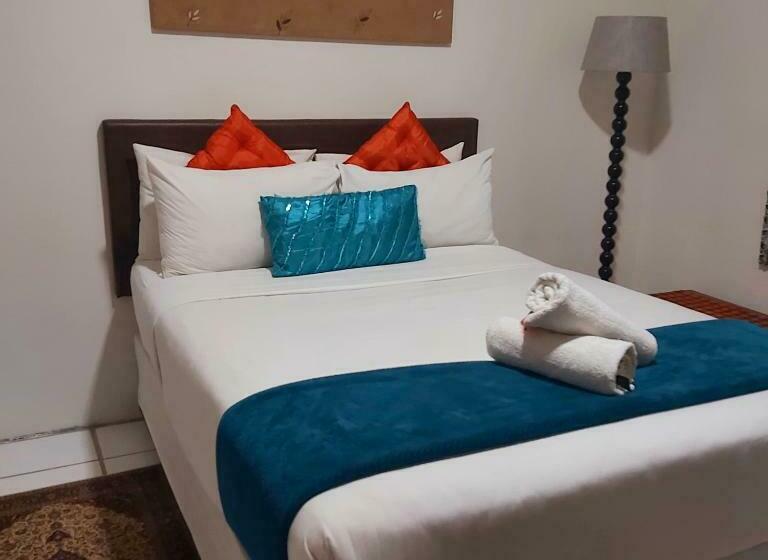 חדר דלוקס, Gh Redpillars