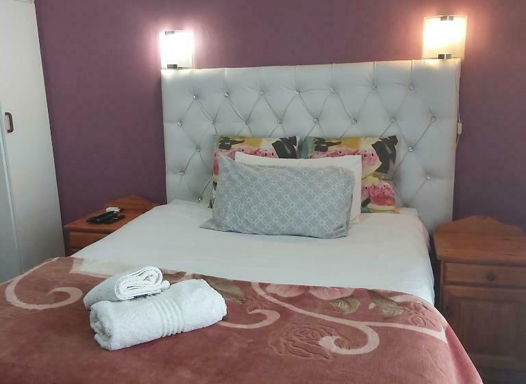 חדר דלוקס, Gh Redpillars