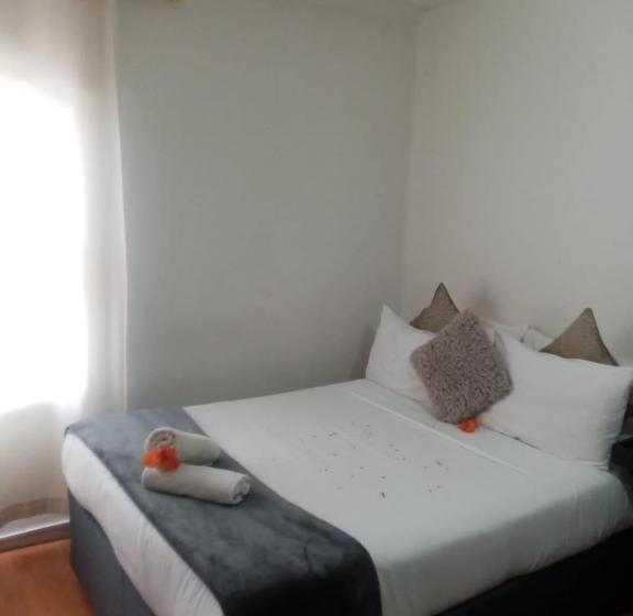 חדר אקונומי, Gh Redpillars