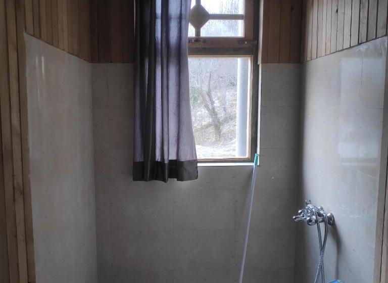 デラックスルーム, Sukun Hostel