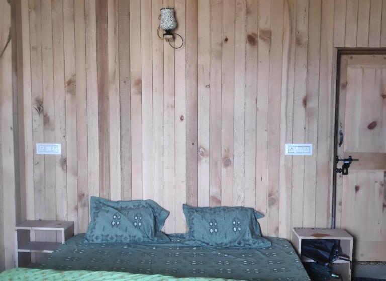 デラックスルーム, Sukun Hostel