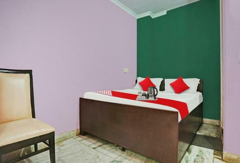 トリプルクラシックルーム, O Padam Residency