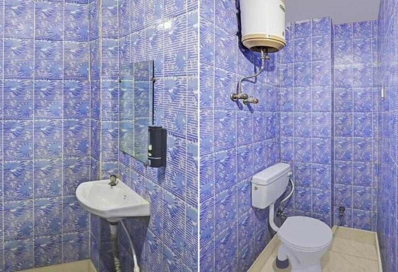 トリプルクラシックルーム, O Padam Residency