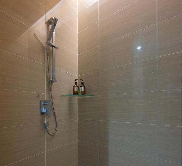 带双人大床的行政管理套房, Greystone 99 Suites