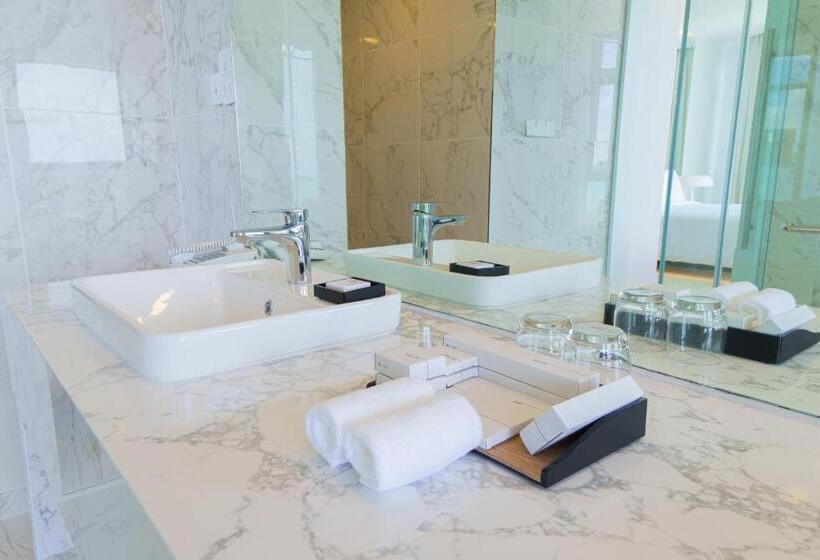 小型套房, The Riyaz Lavanya