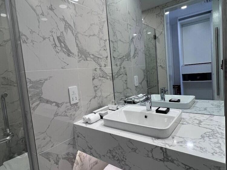 标准工作室, The Riyaz Lavanya