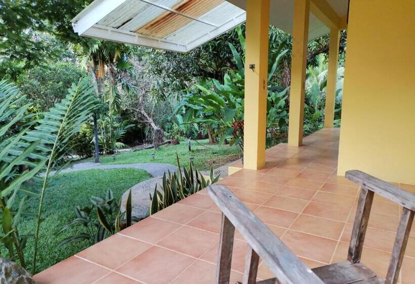 غرفة قياسية ثلاثية, Mira Olas Cabins