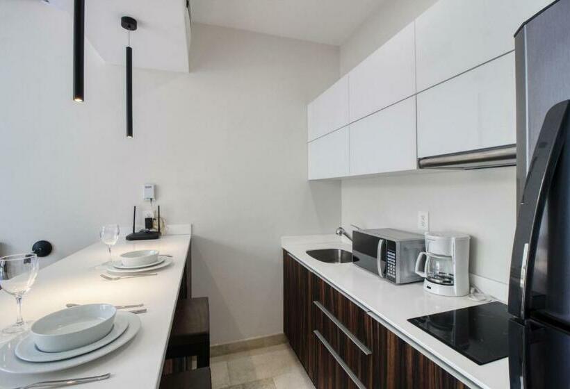 إستوديو قياسى, Moonlight 002 At Aldea Zama