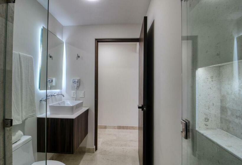 إستوديو قياسى, Moonlight 002 At Aldea Zama