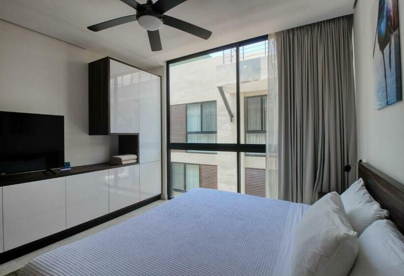 إستوديو قياسى, Moonlight 002 At Aldea Zama