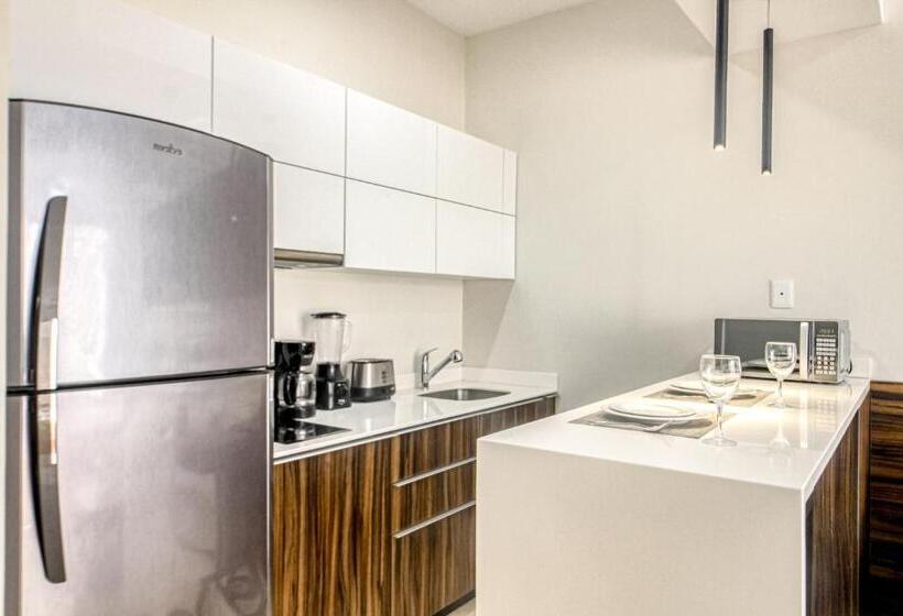 إستوديو قياسى, Moonlight 002 At Aldea Zama