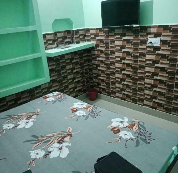 Трехместный Номер Классика, Oyo Dixit Gest House