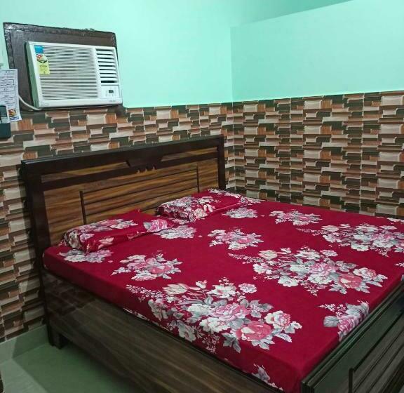 트리플 클래식 룸, Oyo Dixit Gest House