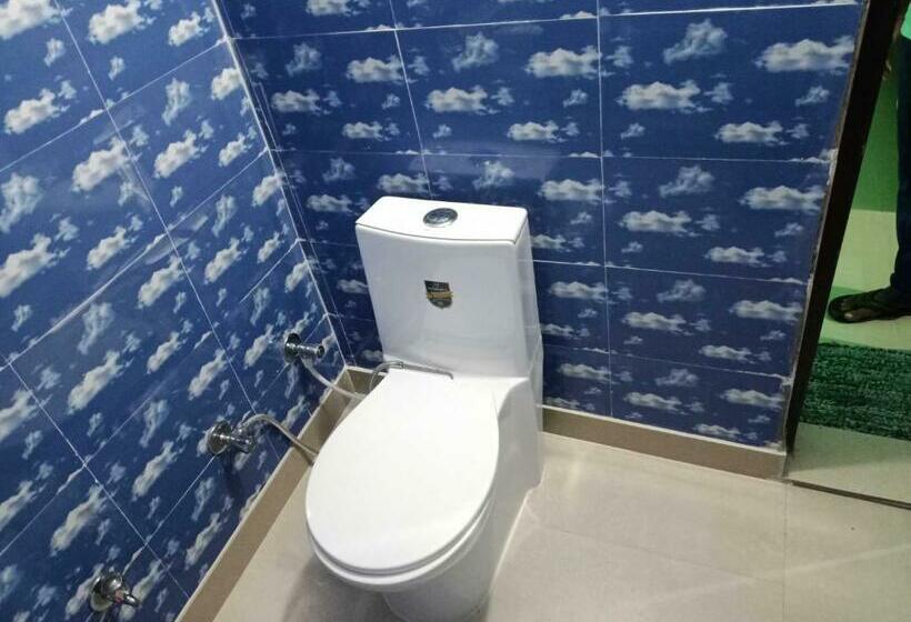 트리플 클래식 룸, Oyo Dixit Gest House