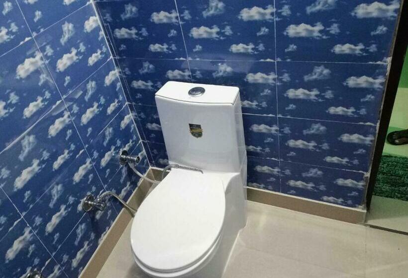 Трехместный Номер Классика, Oyo Dixit Gest House