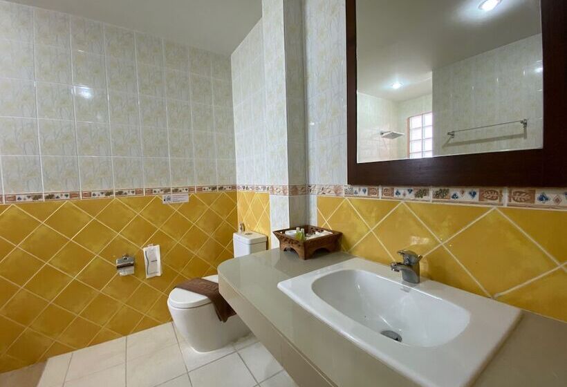 غرفة سوبيريور مطلّة علي البحر, Baan Kongdee Sunset Resort Kata