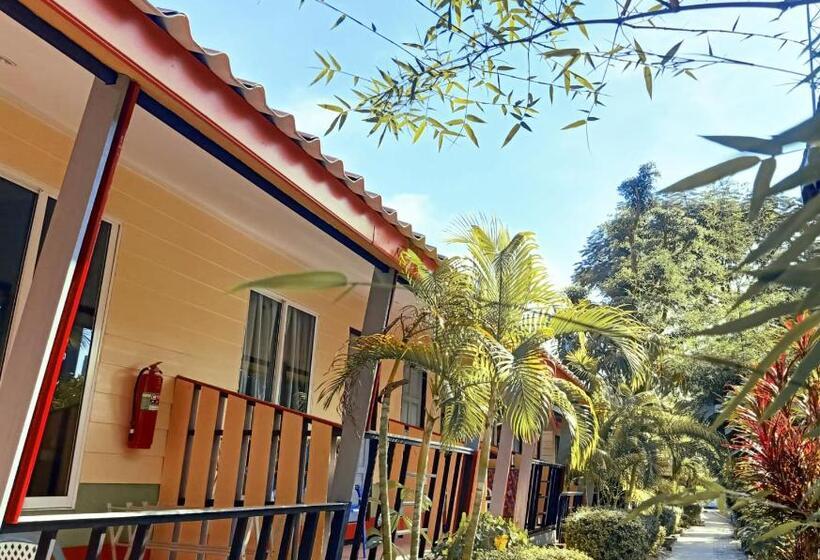 수피리어 룸, Chongkhao Resort  Phi Phi Island