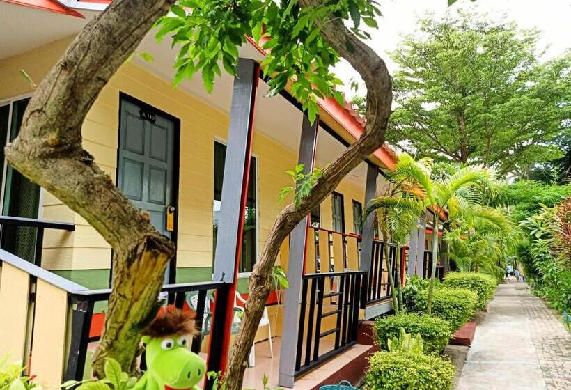 수피리어 룸, Chongkhao Resort  Phi Phi Island