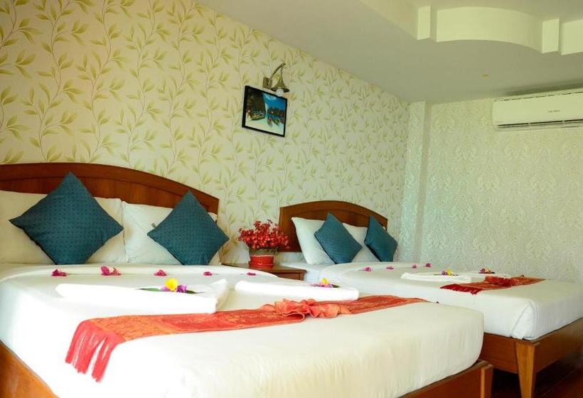 패밀리 방갈로, Chongkhao Resort  Phi Phi Island