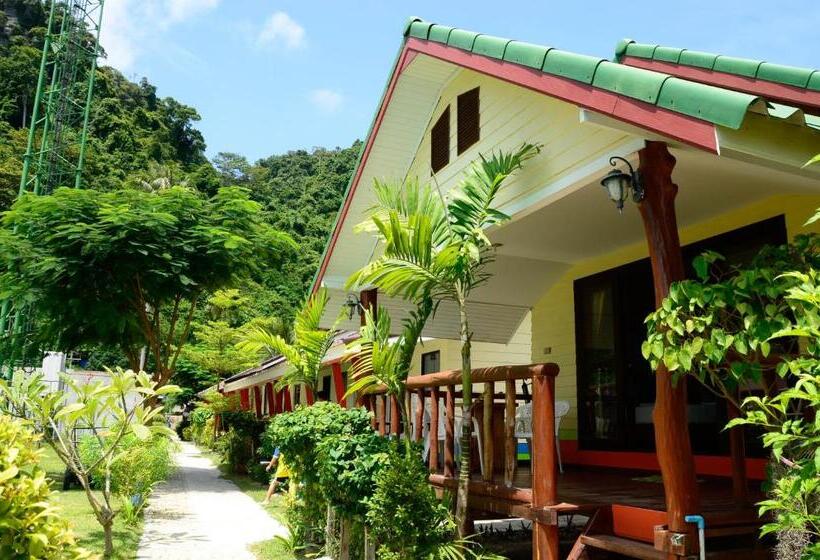 패밀리 방갈로, Chongkhao Resort  Phi Phi Island
