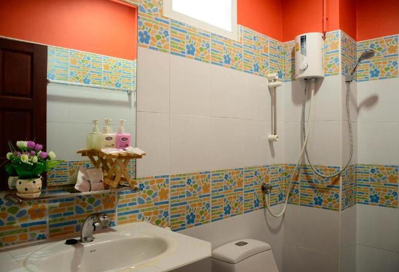 패밀리 방갈로, Chongkhao Resort  Phi Phi Island