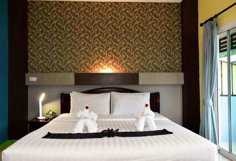 수피리어 룸, Chongkhao Resort  Phi Phi Island