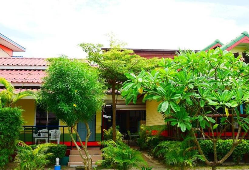 수피리어 룸, Chongkhao Resort  Phi Phi Island