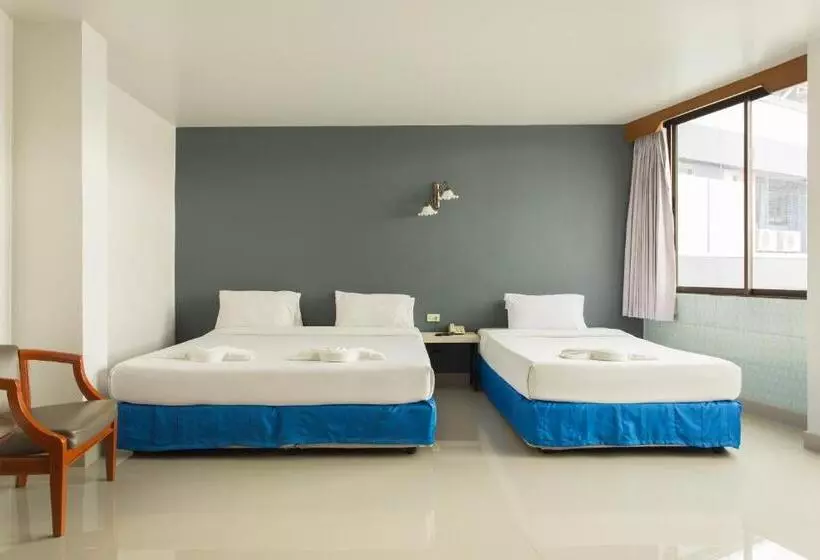 اتاق لوکس سه تخته, City Hotel Krabi